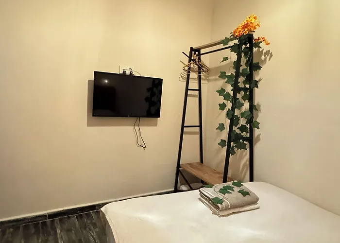 מלון Callisto Pub & Kitchen &