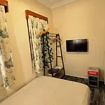 Callisto Pub & Kitchen & Hotel *