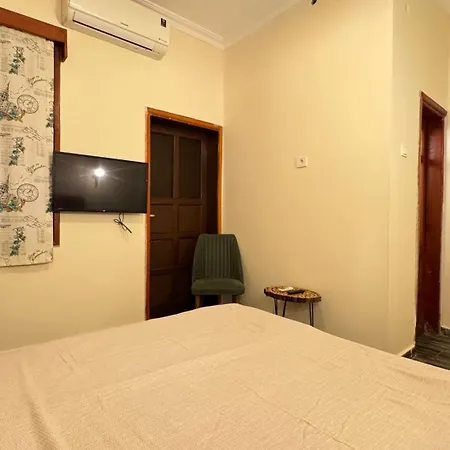 Hotel Callisto Pub & Kitchen &