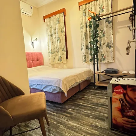 Callisto Pub & Kitchen & ホテル *