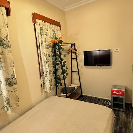 Callisto Pub & Kitchen & فندق *