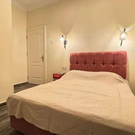 Callisto Pub & Kitchen & Hotel