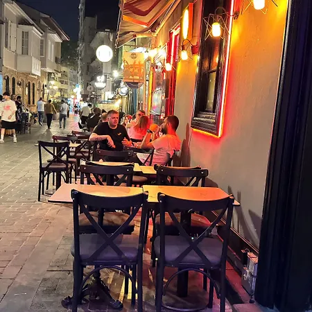 Callisto Pub & Kitchen & Отель *