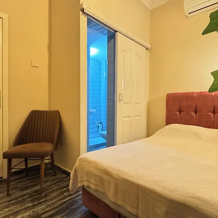 Callisto Pub & Kitchen & Отель *